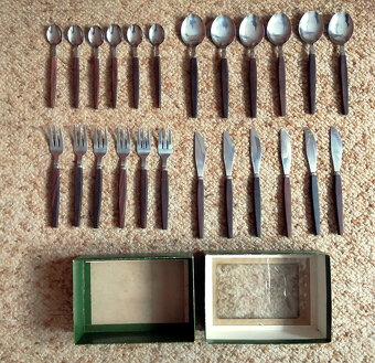 Příbory s dřevěnou rukojetí - 2