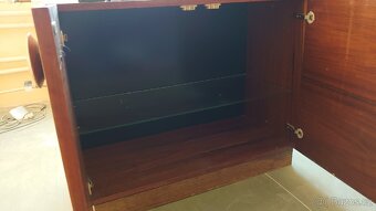 Dřevěná skříňka - 2