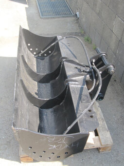 Hydraulická svahovací lžice 150cm Jcb 3cx-4cx - 2