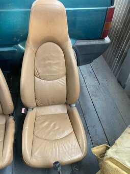 Porsche 911 997 přední sedačky, tapecírunky, volant - 2
