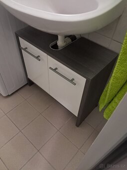 Koupelnové skříňky 2ks - 2