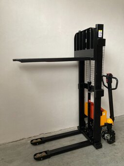 Prodám plně elektrický vysokozdvižný paletový vozík EMF12/25 - 2