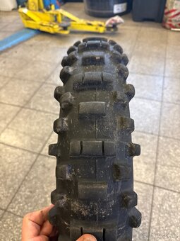 Pneu Metzeler 140/80 r18 - 2