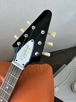 Epiphone /gibson.  Jimmy hendrix - 2