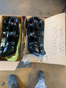 Prodám nová zadní světla Lancia Ypsilon - 2