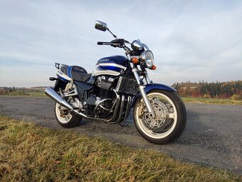 Suzuki GSX 1400 - 2
