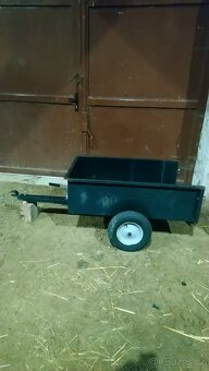 Vozík a rozmetadlo hnojiv - 2