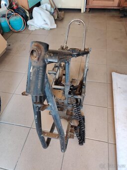 Originál rám Benelli 650 tornado - 2