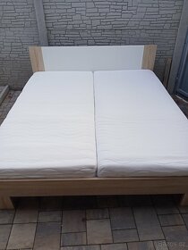 Prodám manželskou postel + Matrace 180cm x 200cm - 2