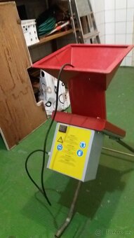 Prodám drtič zahradního odpadu Shark 2,3kW - 2