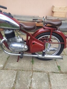 Jawa pérák 250 - 2