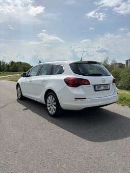 Opel Astra j sports tourer 1.6 CDTI - 2