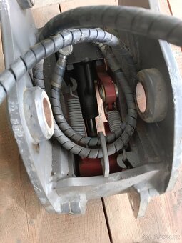Hydraulický rychloupínák Volvo - 2