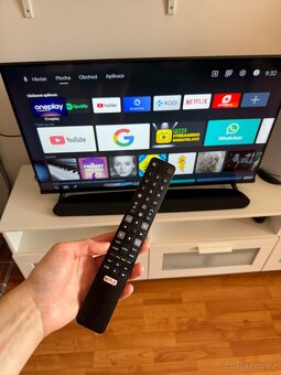 TCL 40” SMART LED TV (model 40S6200) + TCL Soundbar - 2
