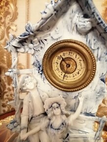 Starožitné přes 100 let staré porcelánove hodiny. - 2