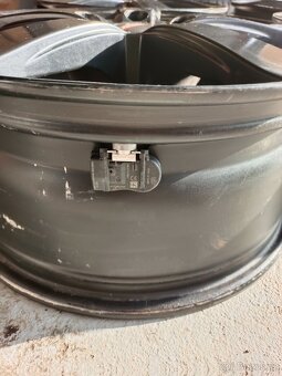 Kola 17" Dezent na BMW - 2