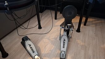 El. bicí bubny Alesis Nitro Max kit + kombo - 2
