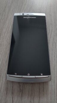 Sony Xperia ARC S LT18 - 2
