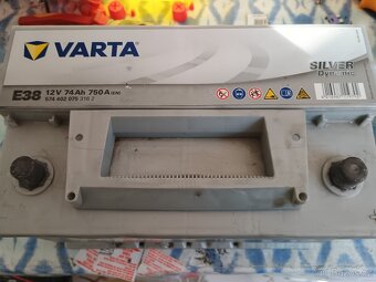 Prodám použitou autobaterii Varta 74 Ah 750A - 2