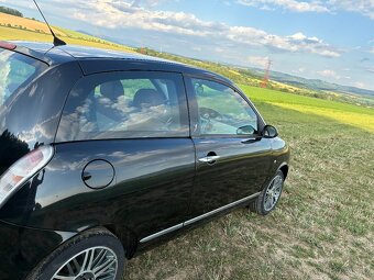 Lancia ypsilon - 2