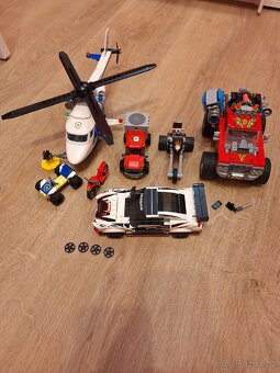 Lego Sety 70421, 76896, 60243 - 2