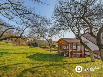 Prodej rodinného domu 3+1 + příslušenství v klidné části Mir - 2