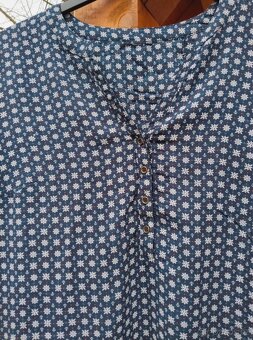 Příjemná tunika modrá vel. XXL/52-54. - 2