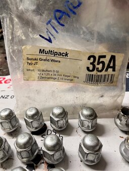 Matice + bezpečnosti matky na Suzuki Vitara - 2