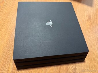 Playstation 4 PRO - 2