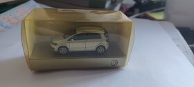 Volkswagen Golf Plus - 1:87 stříbrná barva - 2