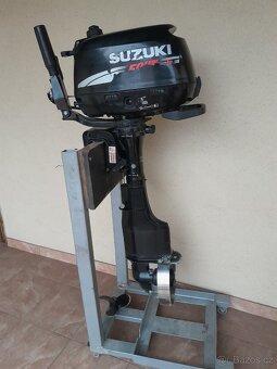 Suzuki F4 závěsný motor - 2
