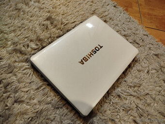 W11, bila toshiba 13,3 lcd, intel SSD - 2