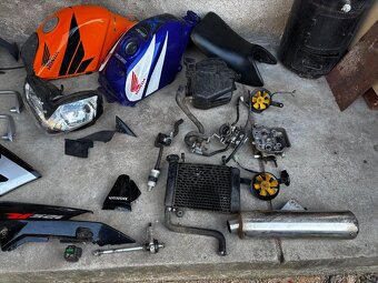 Honda cbr125r náhradní díly - 2