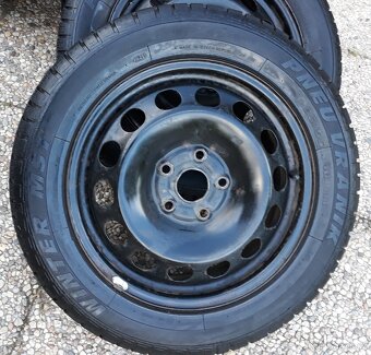Prodám na Škoda Octavia 4 ks pneu s diskem 205/55 R16 - 2