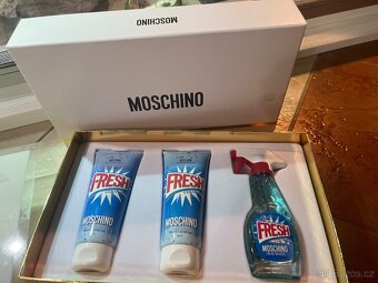 DÁRKOVÁ SADA FRESH MOSCHINO N.O.V.Á. - 2