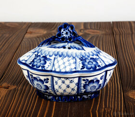 Porcelánová malovaná dóza s lidovým motivem - 2