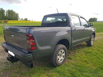 Toyota Hilux - 2