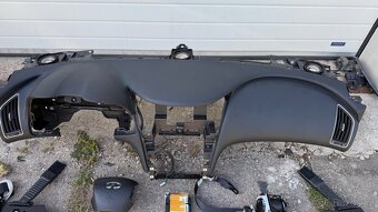 Prodám kompletní sadu airbagů na Infiniti Q50 - 2