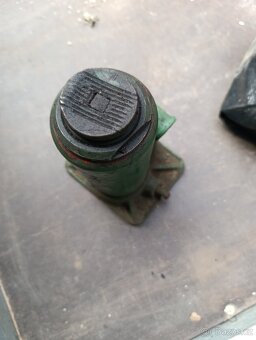 Retro hydraulický zvedák - 2