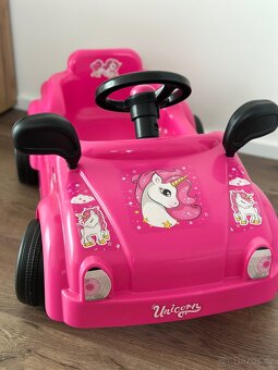 Dětské šlapací auto, jednorožec jako nový. - 2