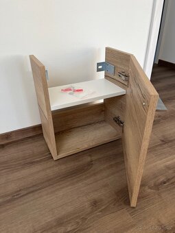 Závěsná skříňka pro umyvadlo - 2