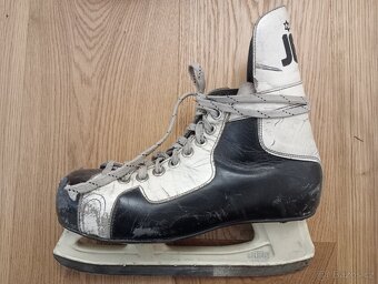Brusle "kanady" Jets NHL Vel. 25,5cm - 2