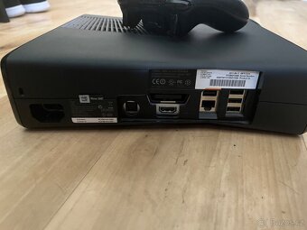 Xbox 360 Slim 4GB - 2