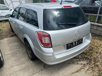 Opel Astra kombi 1.6i 85kw Z16XER - 2