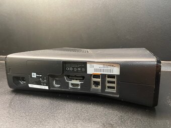 Xbox 360 slim + Kinect + hry - 2