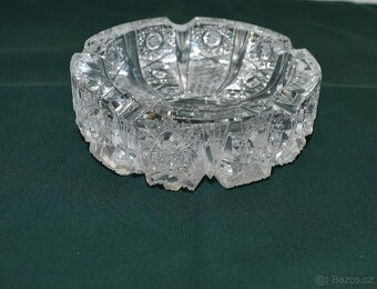 Starožitný broušený popelník - 2