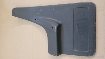 Levá zadní zástěrka na Škodu Favorit - 2