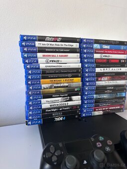 PlayStation 4 + 2 Ovladače + Hry - 2