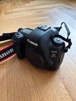 Full-frame zrcadlovka 5D Mark IV - 2
