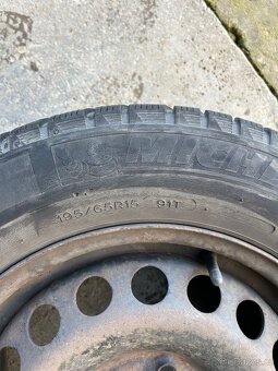 Michellin 195/65 R15 - 2